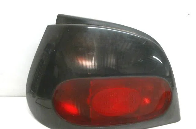 Feu arrière gauche Renault MEGANE I (BA0-1_) 1.6 e (ba0f, ba0s) (1996-1999) occasion