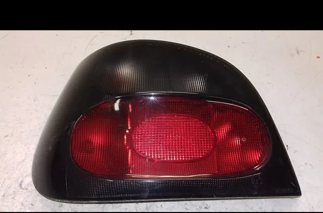Feu arrière gauche Renault MEGANE I (BA0-1_) 1.6 i (ba0l) (1996-1999) occasion