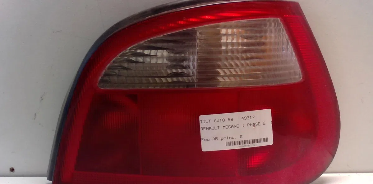 Feu arrière gauche Renault MEGANE I (BA0-1_) 1.9 dti (ba1u) (2001-2003) occasion