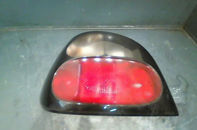 Feu arrière gauche Renault MEGANE I (BA0-1_) 1.9 tdi (1996-2003) occasion