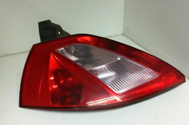Feu arrière gauche RENAULT MEGANE II 1.5 DCI 80ch occasion