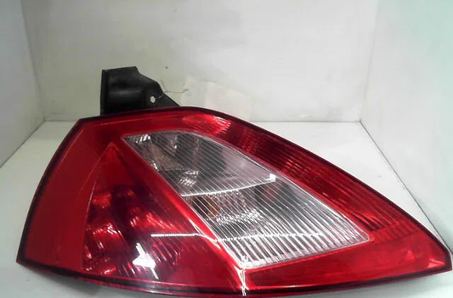 Feu arrière gauche RENAULT MEGANE II  1.5 DCI 85ch occasion