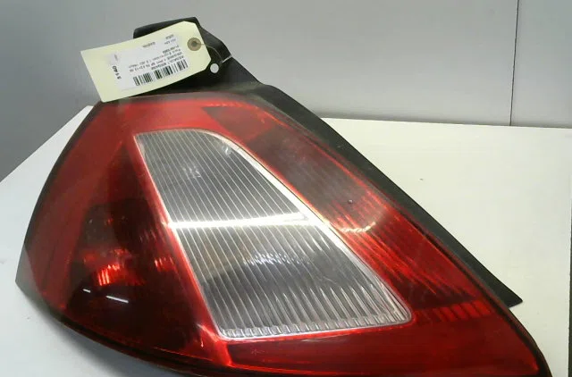 Feu arrière gauche RENAULT MEGANE II  1.5DCI 100ch occasion