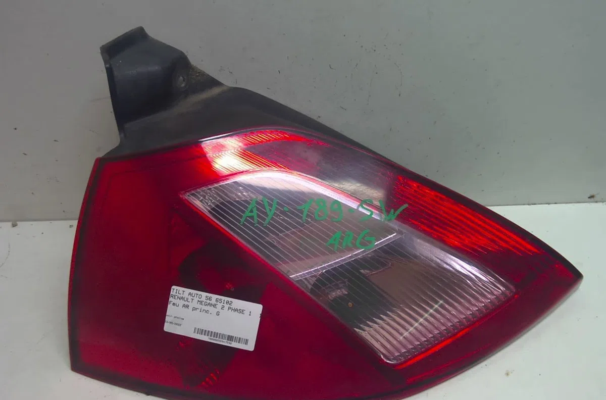 Feu arrière gauche Renault MEGANE II (BM0-1_, CM0-1_) 1.5 dci (bm0f, bm0t, bm2b, cm0f, cm0t) (2002-2008) 5 portes occasi