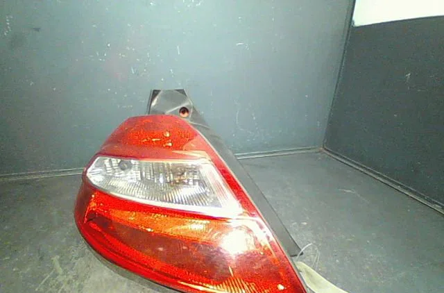 Feu arrière gauche Renault MEGANE II (BM0-1_, CM0-1_) 1.5 dci (bm1f, cm1f) (2005-2008) occasion