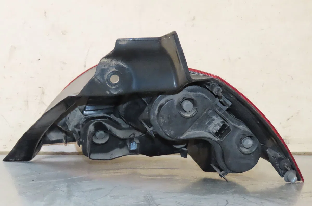 Feu arrière gauche Renault MEGANE II (BM0-1_, CM0-1_) 1.9 dci (bm0g, cm0g) (2002-2008) 5 portes occasion
