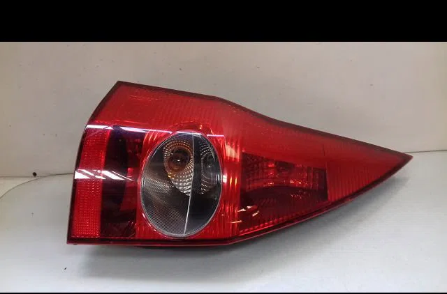 Feu arrière gauche Renault MEGANE II Break (KM0-1_) 1.9 dci (2005-2009) occasion