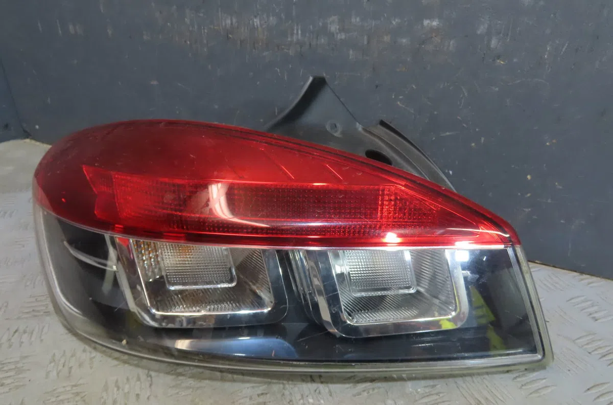 Feu arrière gauche Renault MEGANE III Coupé (DZ0-1_) 1.6 dci (dz00, dz12, dz2a, dz13) (2011-2015) occasion