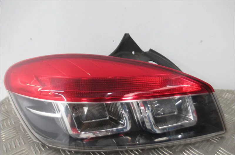 Feu arrière gauche Renault MEGANE III Coupé (DZ0-1_) 1.9 dci (dz0n, dz0j, dz1j, dz1k) (2008-2015) occasion