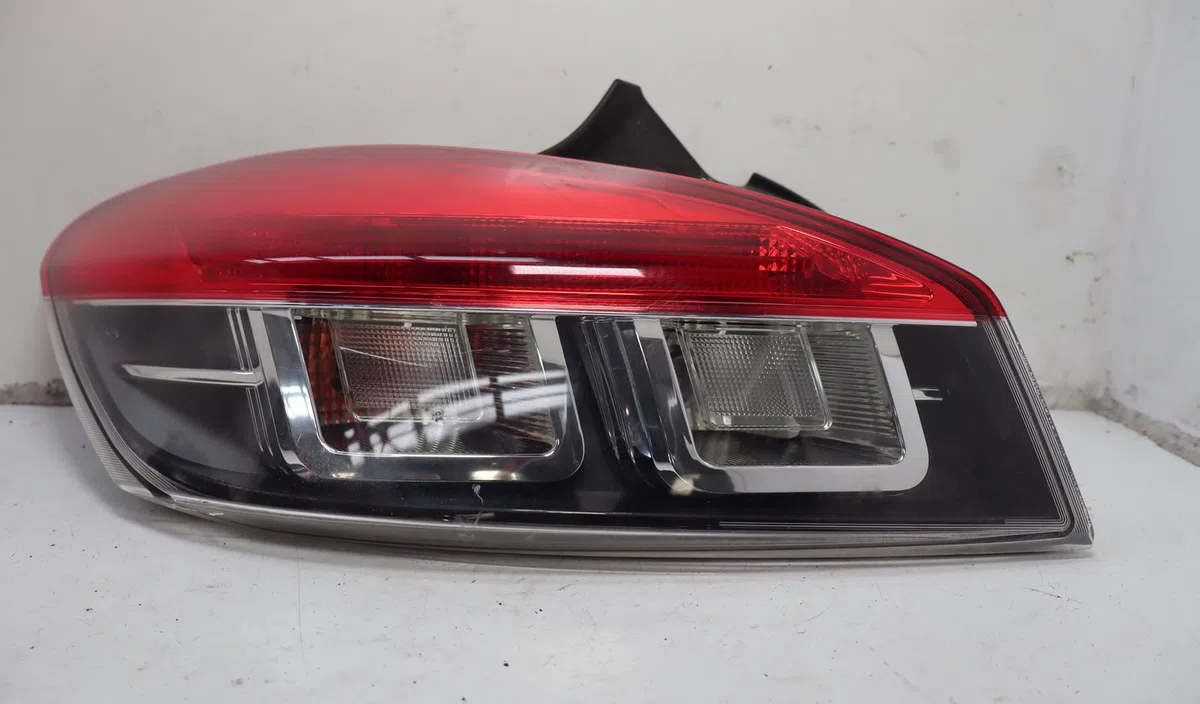 Feu arrière gauche Renault MEGANE III Coupé (DZ0-1_) 2.0 dci (dz0l) (2009-2015) occasion