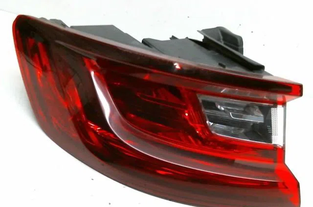Feu arrière gauche Renault MEGANE IV 3-5 portes (B9A-M-N_) 1.5 blue dci 115 (b9a6) (2018) occasion