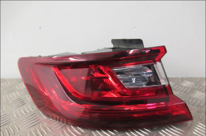 Feu arrière gauche Renault MEGANE IV 3-5 portes (B9A-M-N_) 1.5 blue dci 95 (b9a2) (2018) occasion