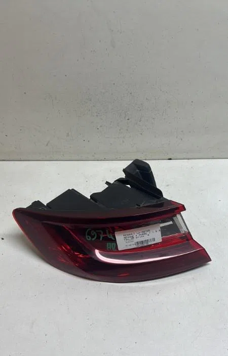 Feu arrière gauche Renault MEGANE IV 3-5 portes (B9A-M-N_) 1.5 dci 90 (b9a1) (2015) occasion