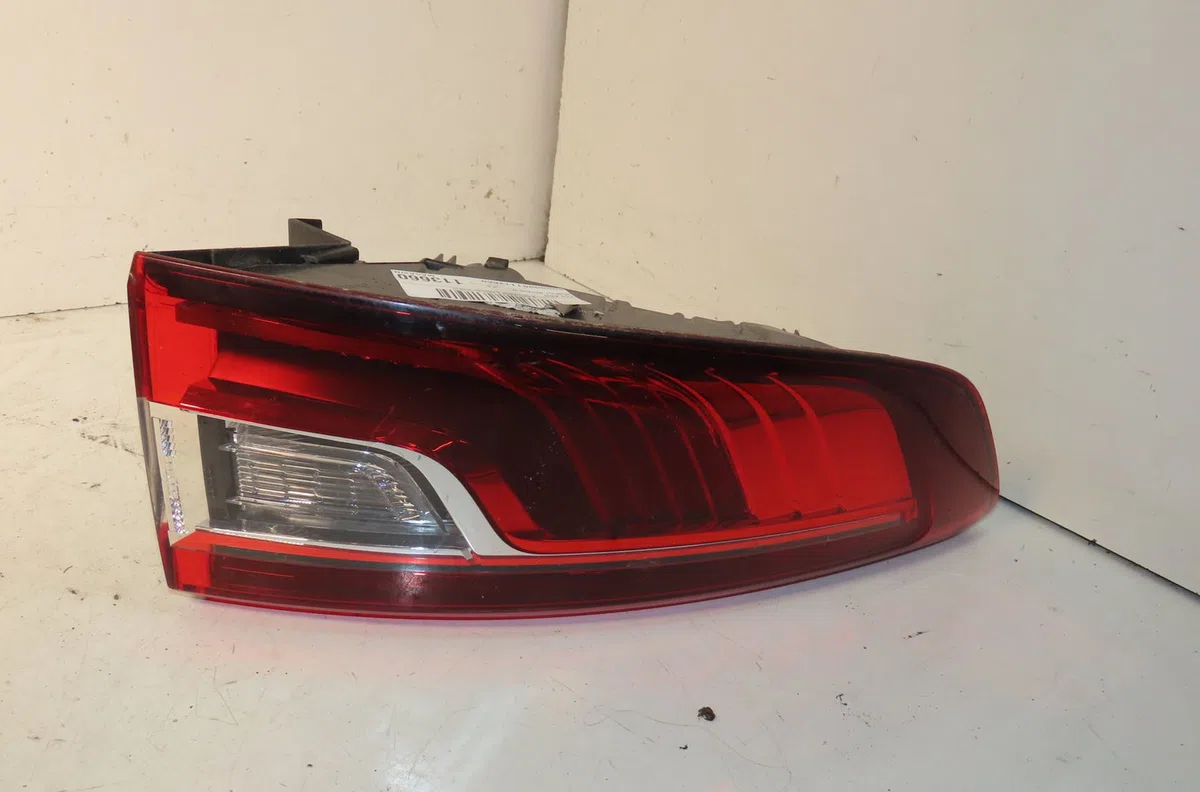 Feu arrière gauche Renault MEGANE IV Estate (K9A-M-N_) 1.6 dci 165 (2016) occasion
