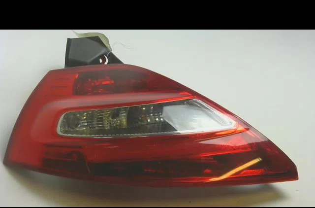 Feu arrière gauche RENAULT MEGANE occasion