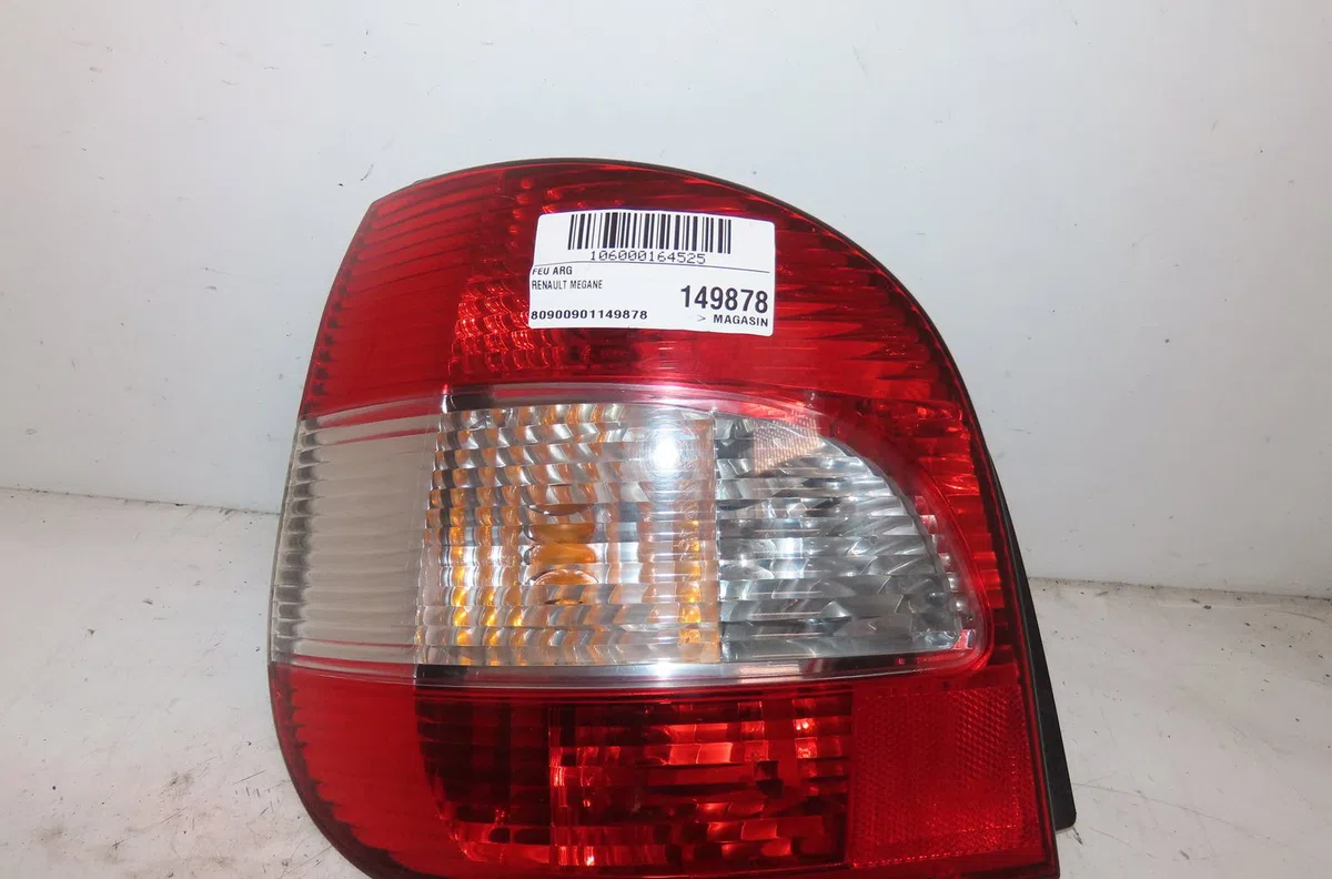 Feu arrière gauche Renault MEGANE Scenic (JA0-1_) 1.6 16v (ja0b, ja04, ja11, ja00) (1998-1999) occasion