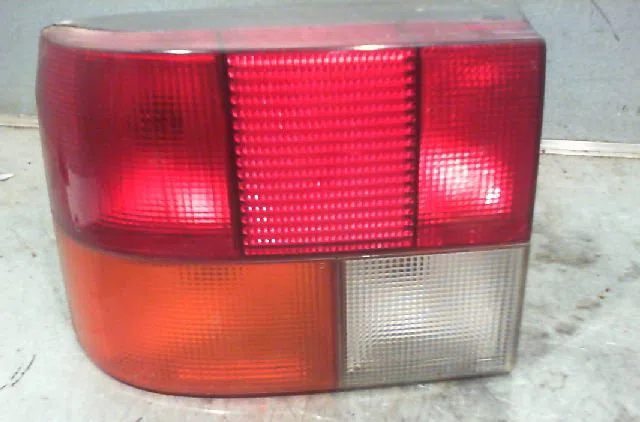 Feu arrière gauche RENAULT R19 1989 occasion
