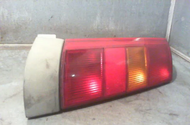 Feu arrière gauche RENAULT R5 1988 occasion
