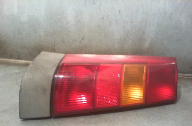 Feu arrière gauche RENAULT R5 1993 occasion