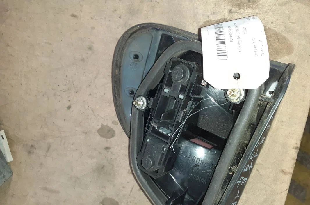 Feu arrière gauche Renault SAFRANE I (B54_) 2.0 (b540) (1992-1996) occasion