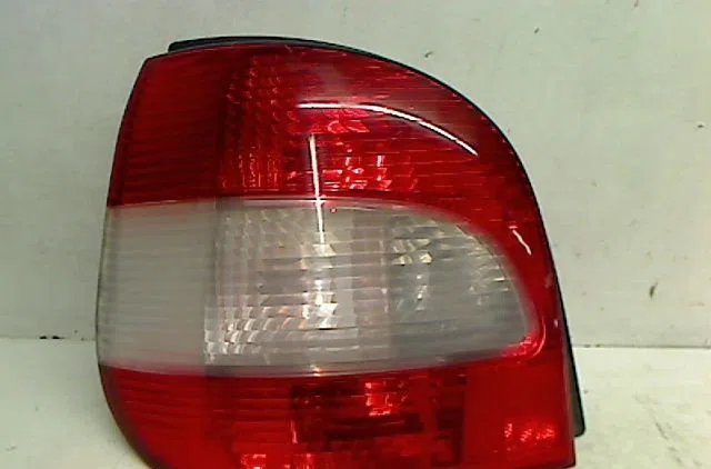 Feu arrière gauche Renault SCÉNIC I Monospace (JA0-1_, FA0_) 1.8 16v (ja12, ja1r, ja1m, ja1a) (2001-2003) occasion