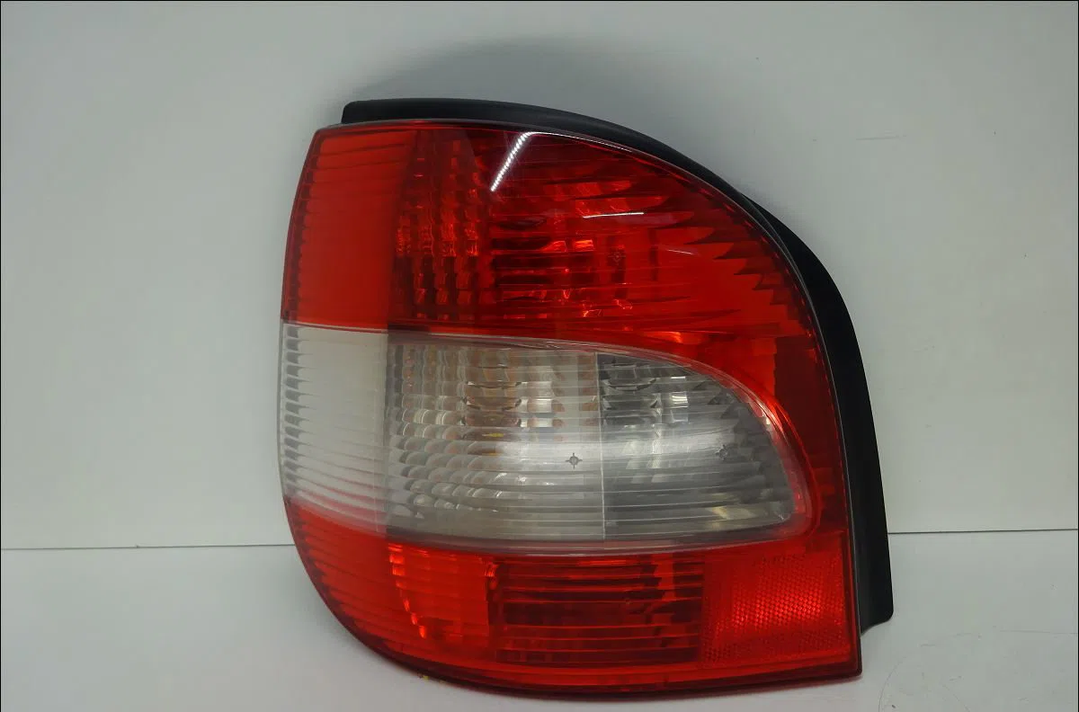 Feu arrière gauche Renault SCÉNIC I Monospace (JA0-1_, FA0_) 1.9 dti (ja1u) (2001-2003) occasion