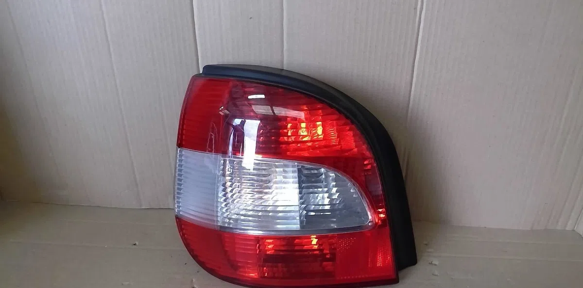 Feu arrière gauche Renault SCÉNIC I Monospace (JA0-1_, FA0_) 2.0 16v (ja1d, ja17) (1999-2003) occasion