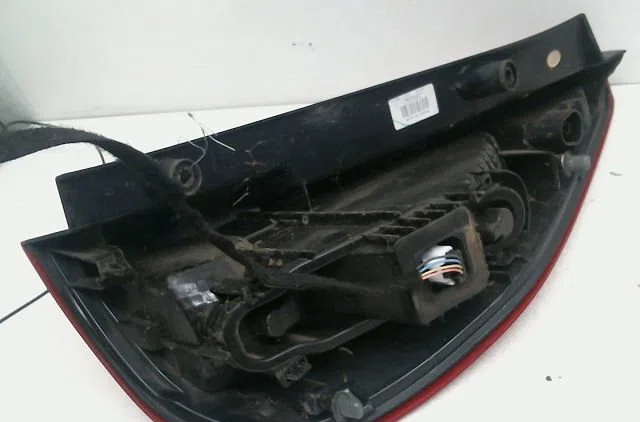 Feu arrière gauche Renault SCÉNIC III (JZ0-1_) 2.0 dci (jz0y, jz26) (2009) occasion