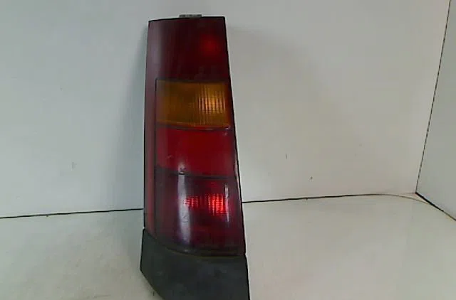 Feu arrière gauche RENAULT SUPER 5 1994 occasion
