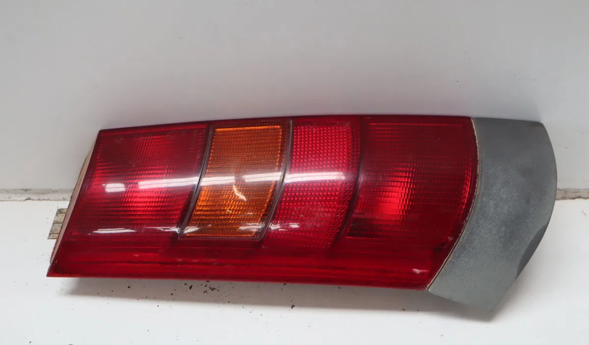Feu arrière gauche Renault SUPER 5 (B-C40_) 1.1 (1989-1990) 5 portes occasion