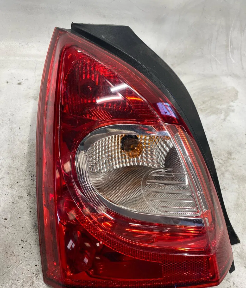 Feu arrière gauche RENAULT TWINGO 2 PHASE 2 occasion