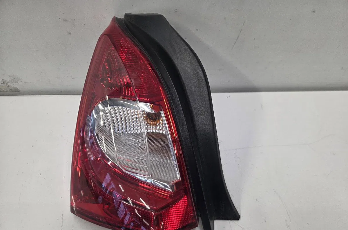 Feu arrière gauche RENAULT TWINGO 2 PHASE 2 occasion