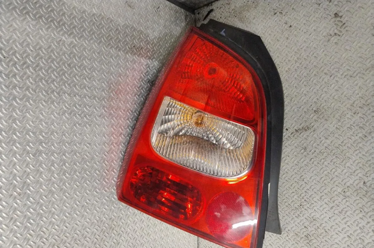 Feu arrière gauche RENAULT TWINGO 2  TWINGO 2 PHASE 1 occasion