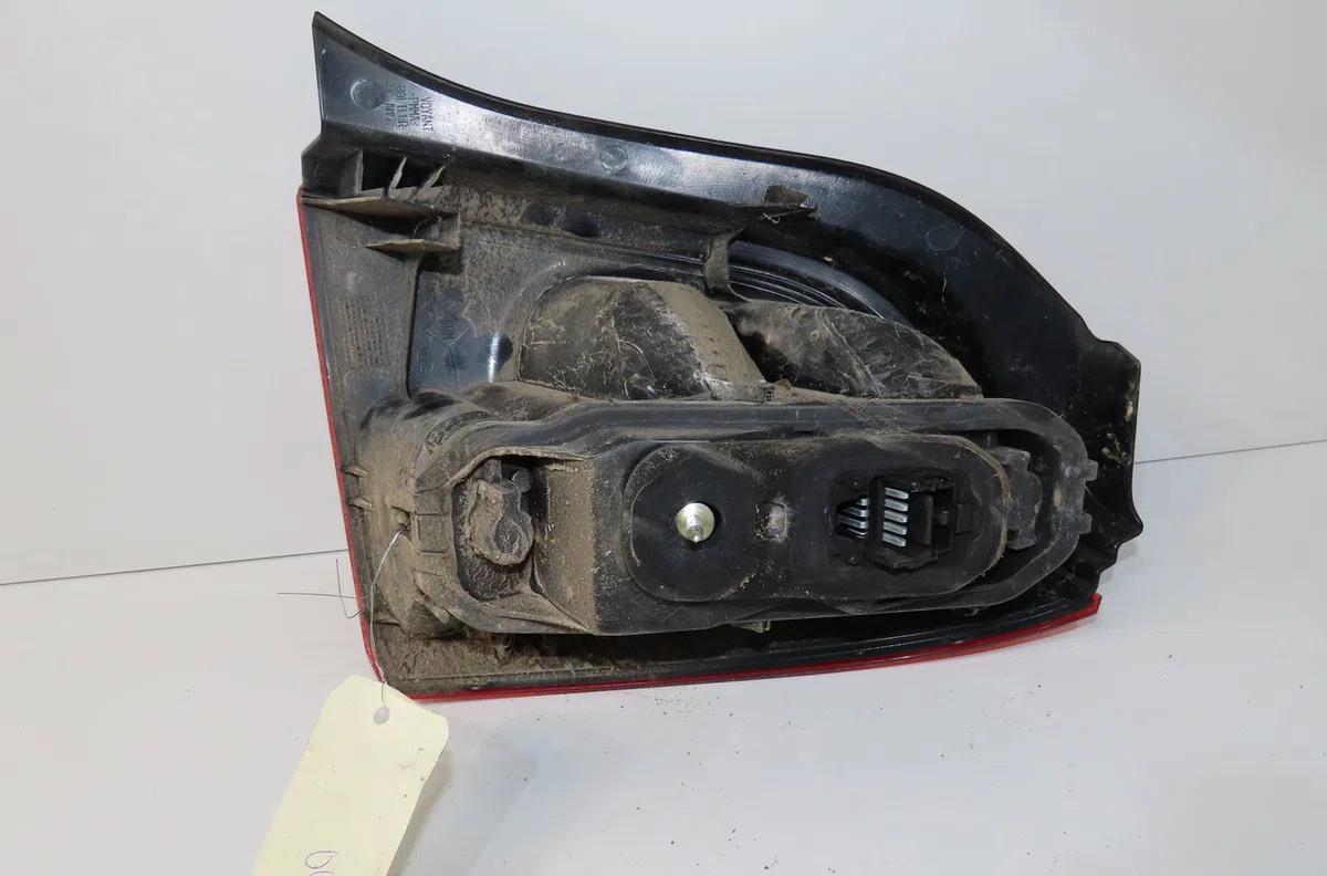 Feu arrière gauche Renault TWINGO II (CN0_) 1.2 16v (cn04, cn0a, cn0b) (2007-2014) 3 portes occasion