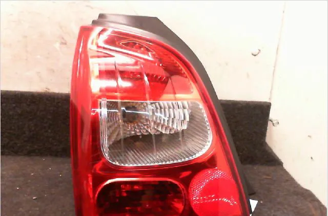 Feu arrière gauche Renault TWINGO II (CN0_) 1.2 16v (cn04, cn0a, cn0b) (2007-2014) 3 portes occasion