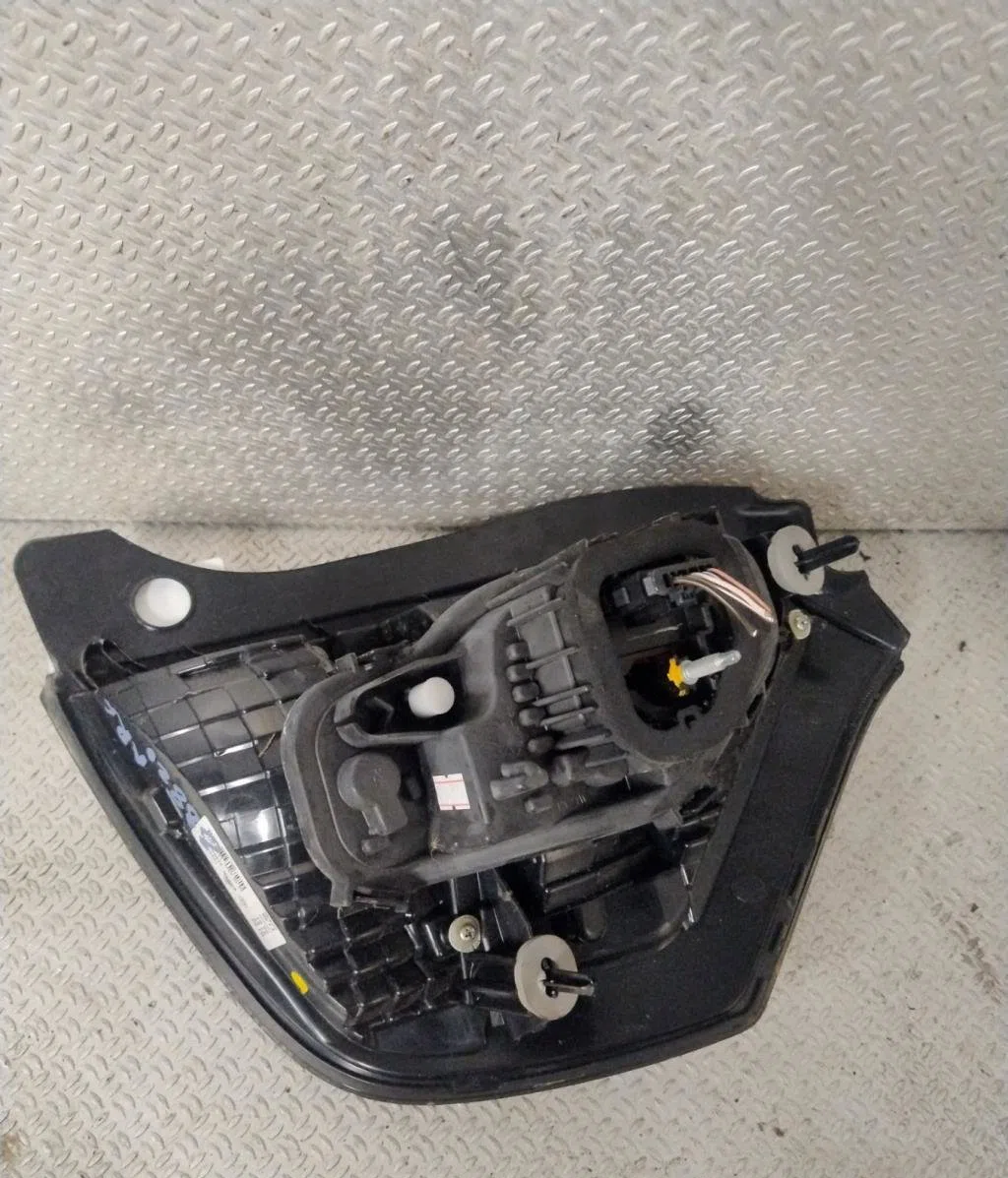 Feu arrière gauche Renault TWINGO III (BCM_, BCA_) 0.9 tce 95 (2019) occasion