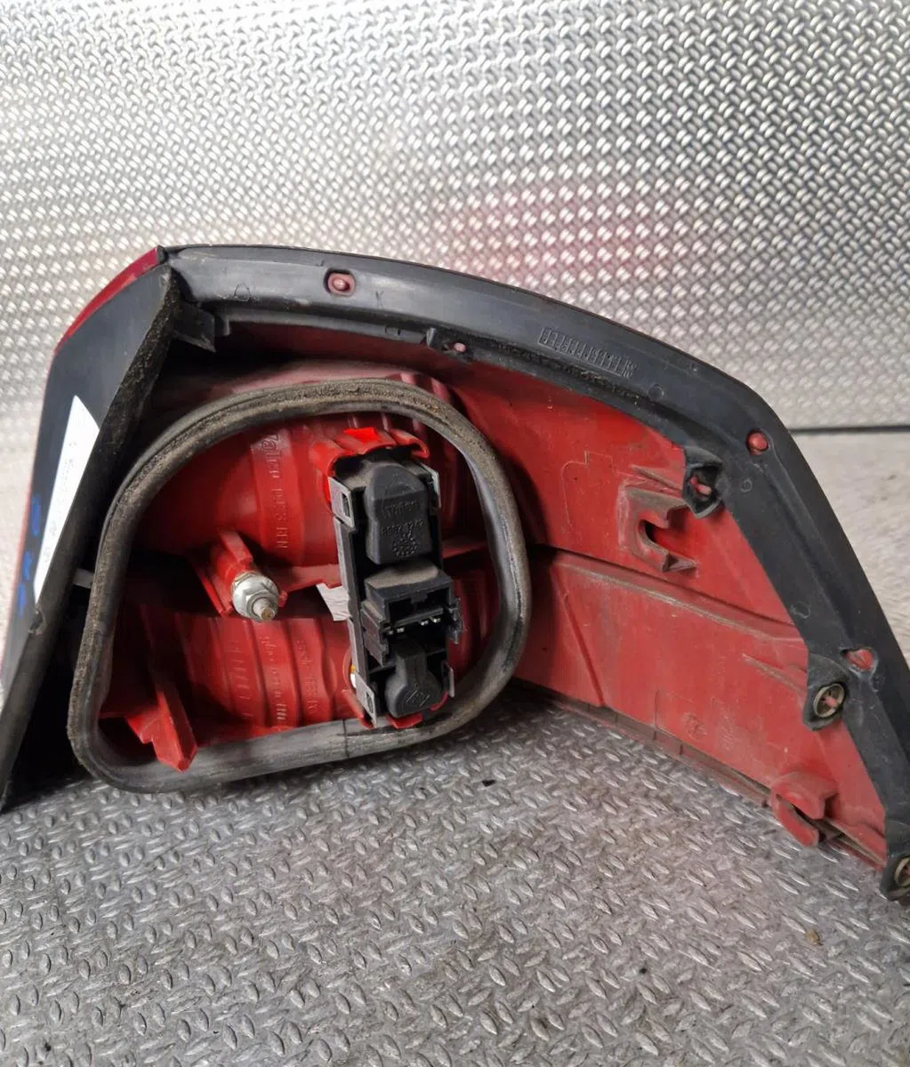 Feu arrière gauche RENAULT VEL SATIS  VEL SATIS PHASE 1 occasion