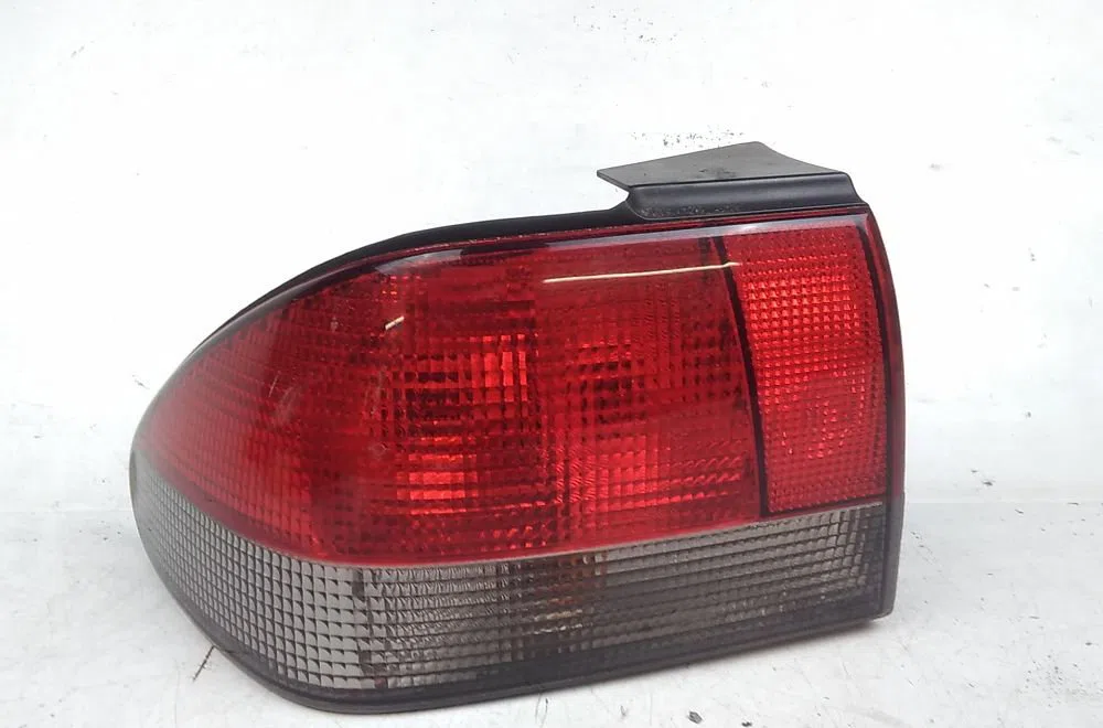 Feu arrière gauche SAAB 900 1998 occasion