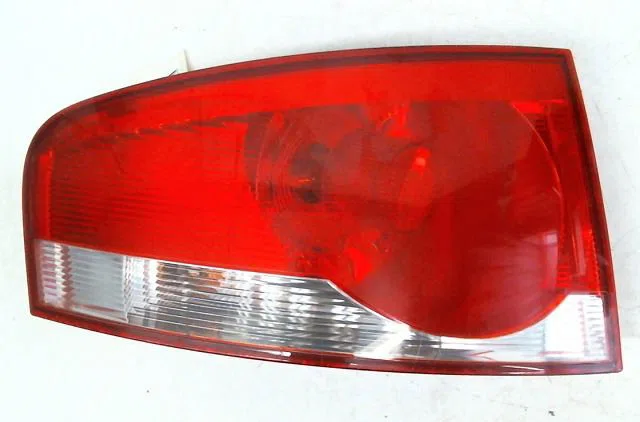 Feu arrière gauche Seat ALTEA XL (5P5, 5P8) 1.9 tdi (2006-2010) 5 portes occasion