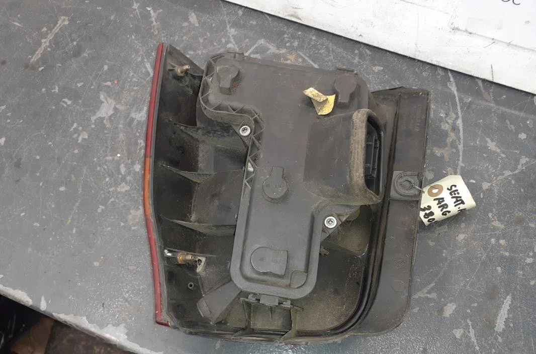Feu arrière gauche Seat AROSA (6H1) 1.0 (1997-2004) occasion