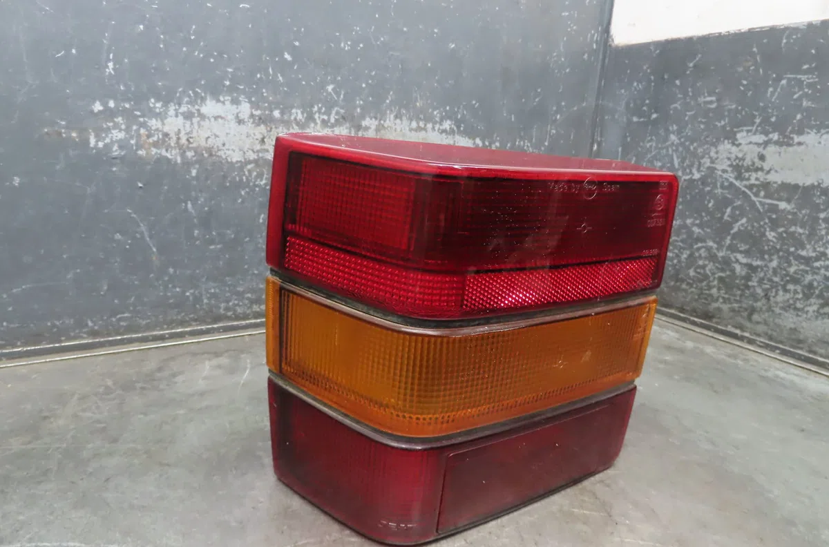 Feu arrière gauche SEAT IBIZA 1987 occasion