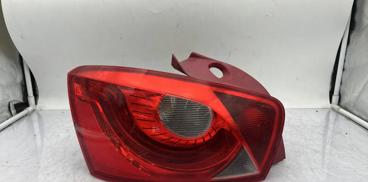 Feu arrière gauche SEAT IBIZA 4 PHASE 1 occasion