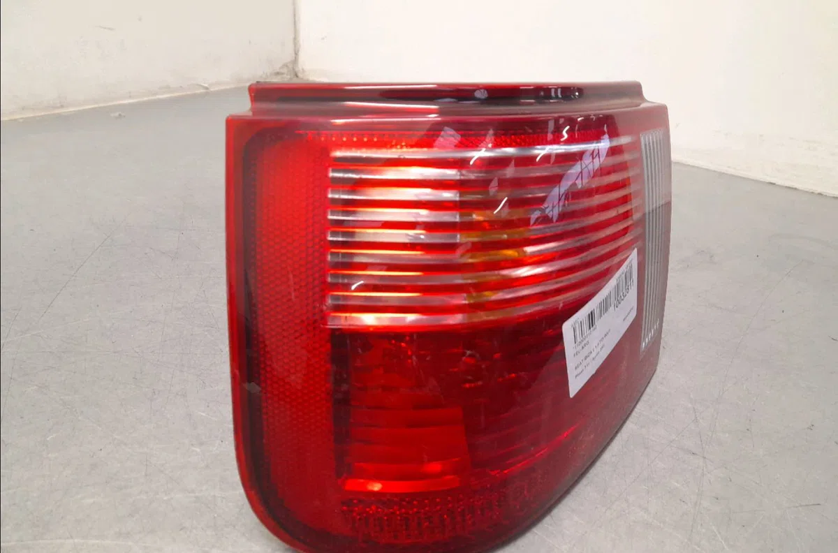 Feu arrière gauche SEAT IBIZA II  1.9 TDI 90ch occasion