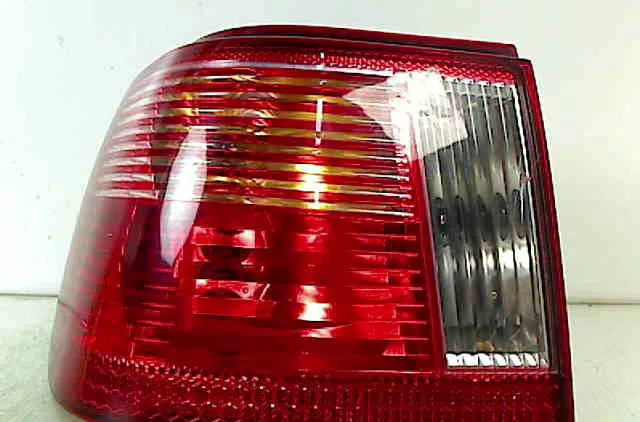 Feu arrière gauche SEAT IBIZA II 2000 occasion