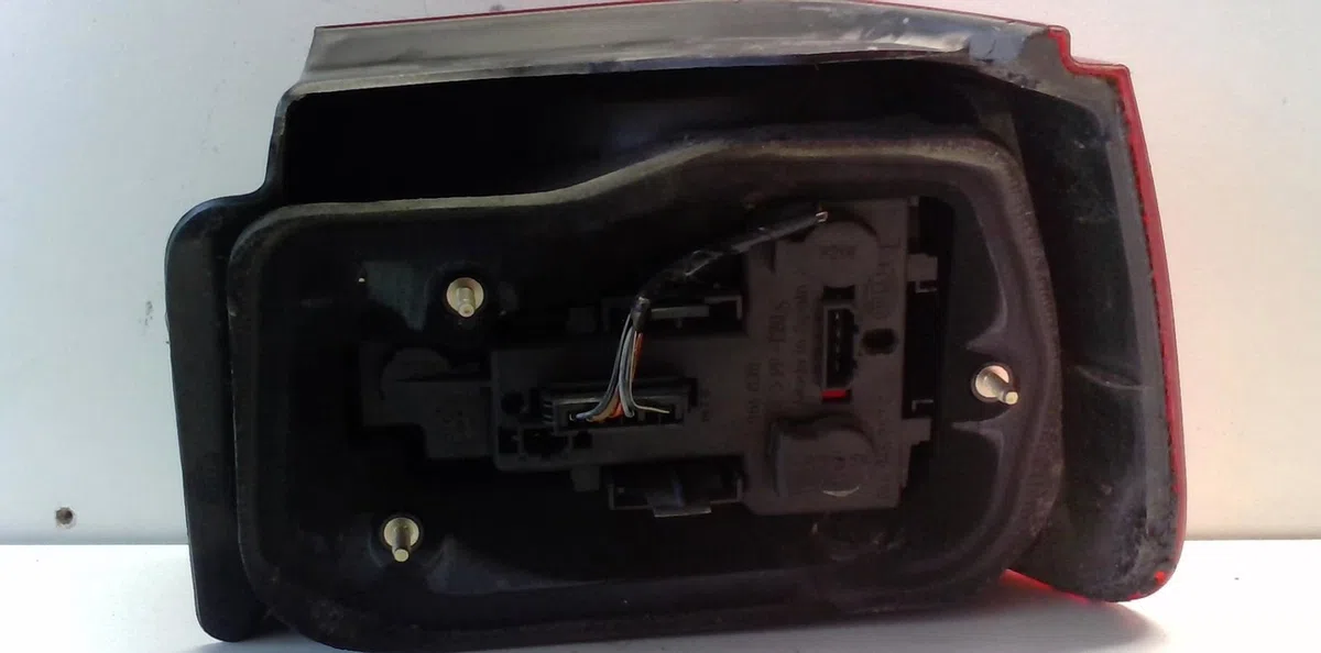 Feu arrière gauche Seat IBIZA II (6K1) 1.9 sdi (1996-1999) occasion