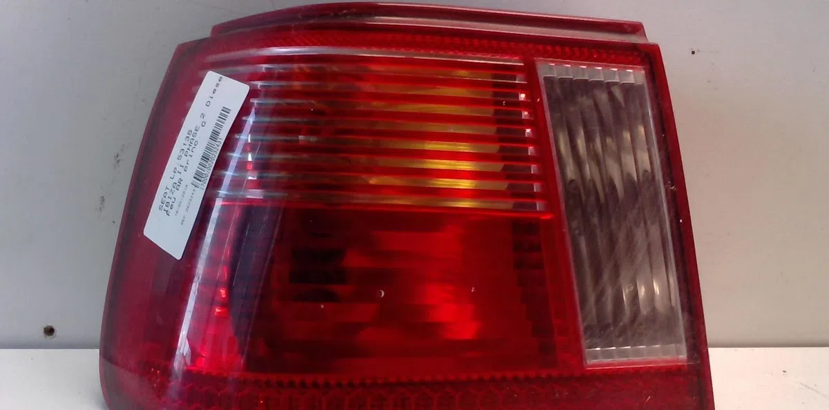Feu arrière gauche Seat IBIZA II (6K1) 1.9 sdi (1996-1999) occasion