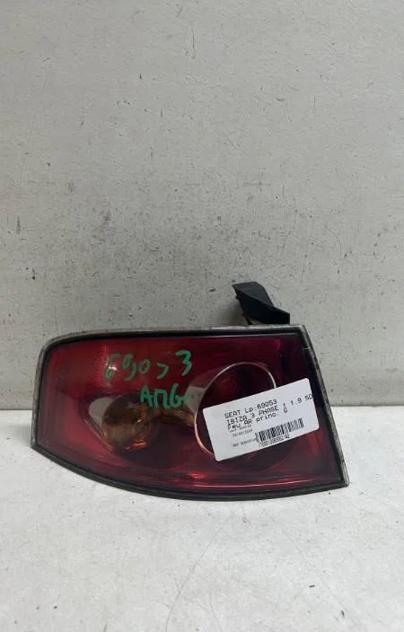 Feu arrière gauche Seat IBIZA III (6L1) 1.9 sdi (2002-2005) occasion