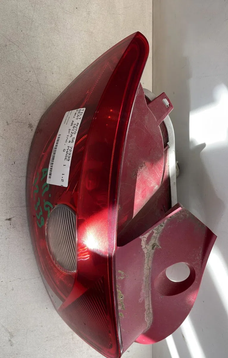 Feu arrière gauche Seat IBIZA IV (6J5, 6P1) 1.2 tdi (2010-2015) occasion