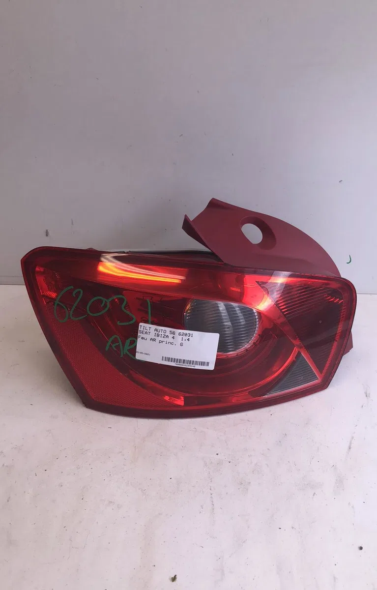 Feu arrière gauche Seat IBIZA IV (6J5, 6P1) 1.4 tdi (2008-2010) 5 portes occasion