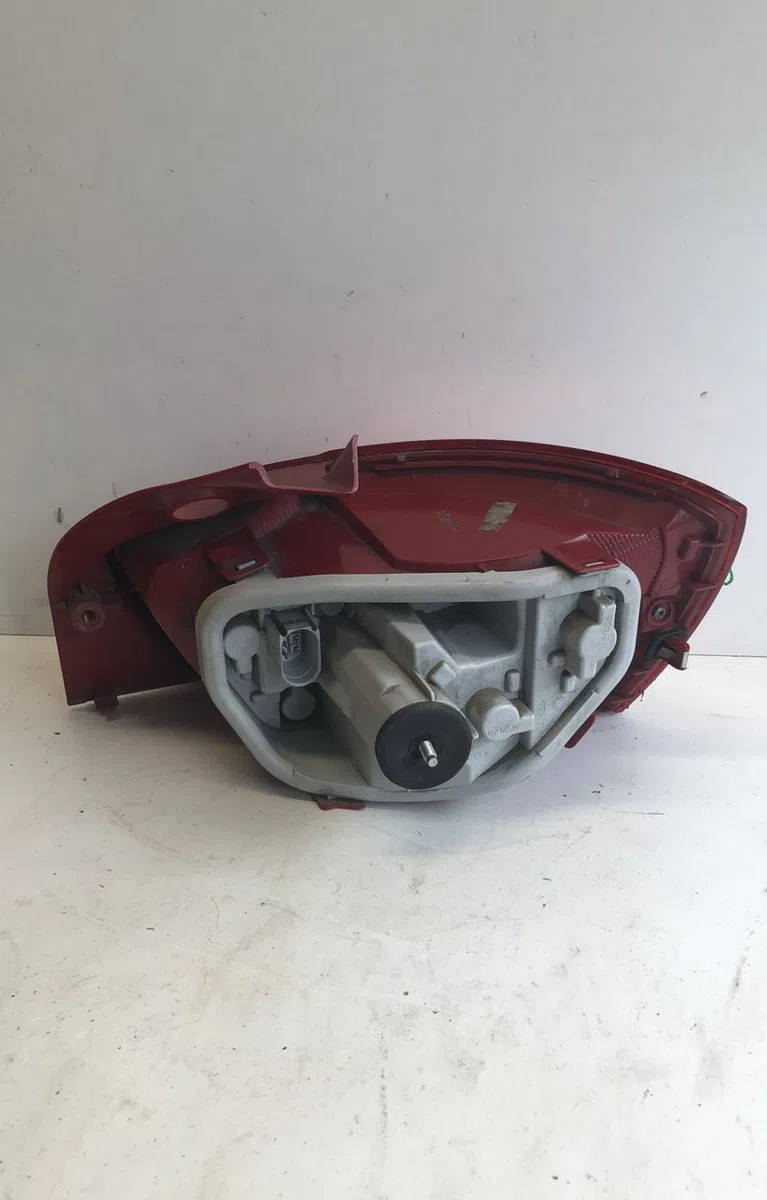 Feu arrière gauche Seat IBIZA IV (6J5, 6P1) 1.4 tdi (2008-2010) 5 portes occasion